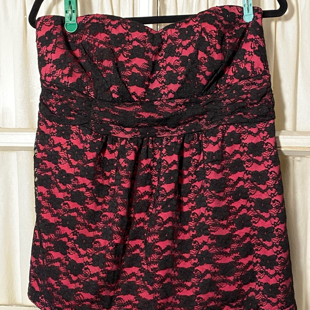 Torrid Black/Fuchsia going out top